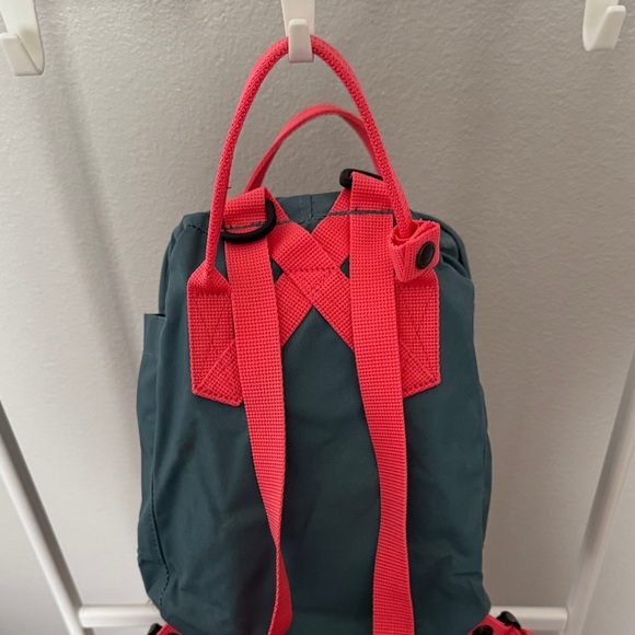 Fjallraven Kånken Backpack in Teal and Coral - Picture 5 of 7